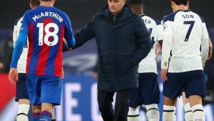  布雷斯特年轻门将高接低挡，多次扑救保住平局